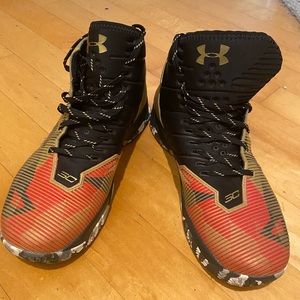 Curry’s Size 10.5 UnderArmor